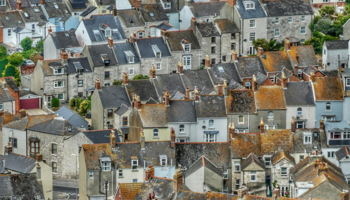 英城镇最新疫情：防控措施与社区生活回归