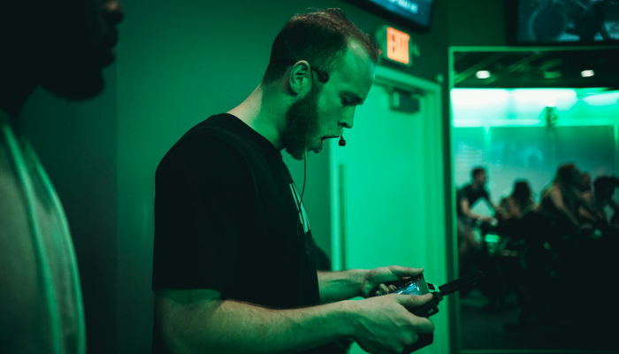 美国最新疫情数剧：现实与虚构交织的扣人心弦故事