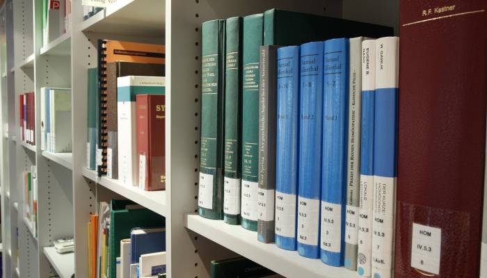 疫情最新报道大学：全球健康与科学的前沿