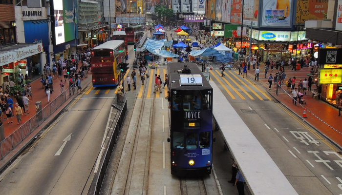 上海最新疫情数据下降：城市恢复正常，生活回归正轨